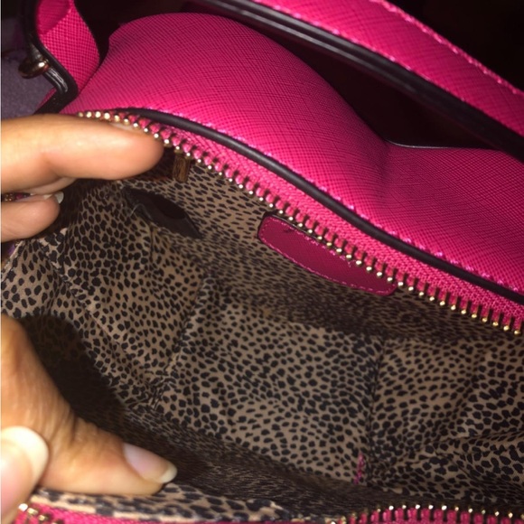 Barbie Pink Heart Shape Womens Vegan Leather Small Handle Satchel Crossbody - Picture 4 of 6